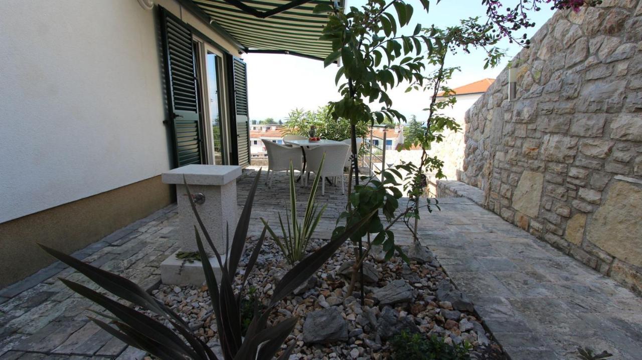Apartments Adria Malinska Exterior foto