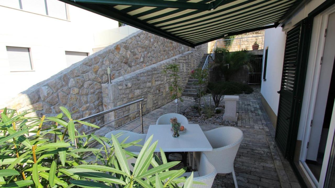 Apartments Adria Malinska Exterior foto