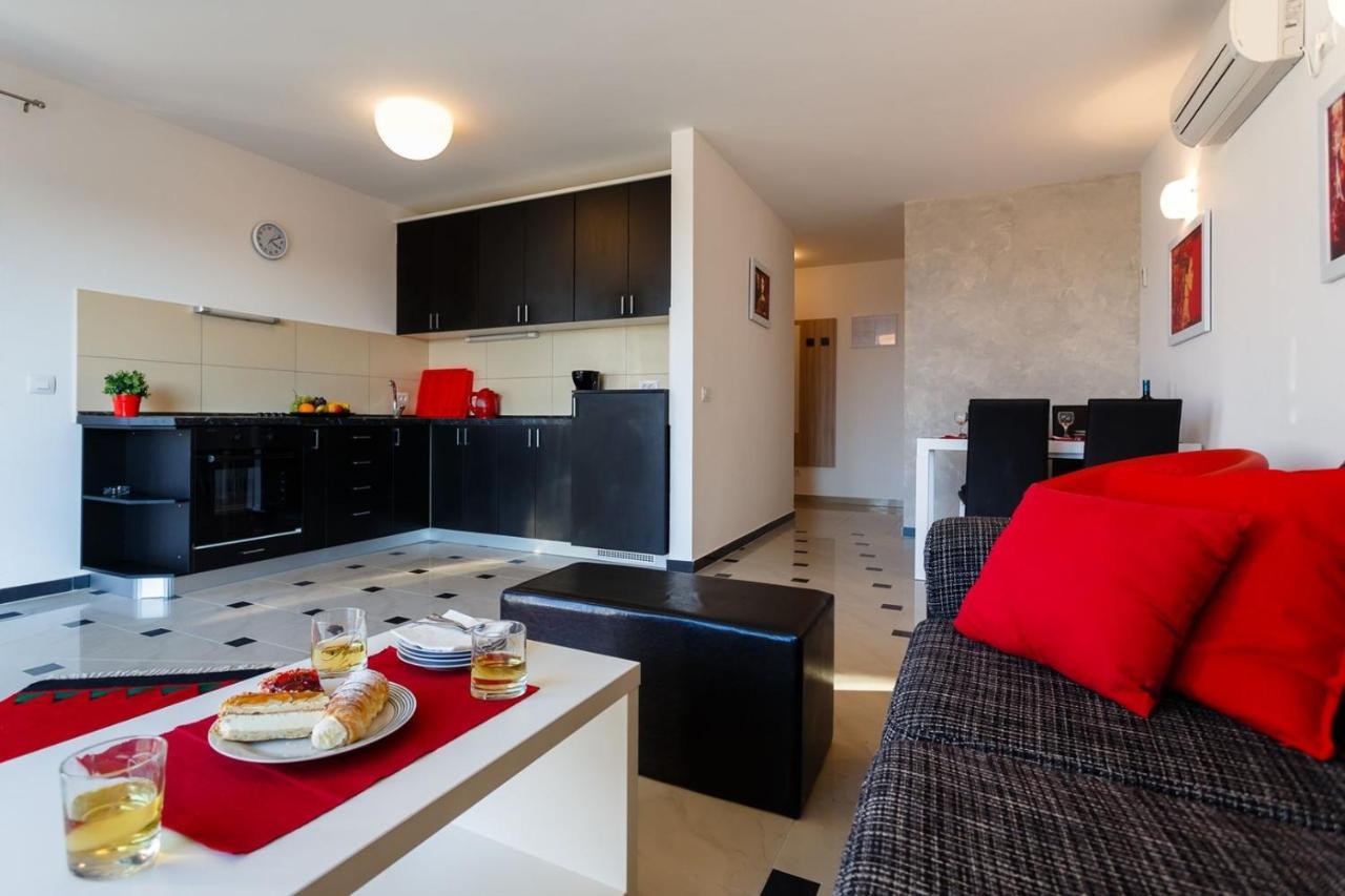 Apartments Adria Malinska Exterior foto